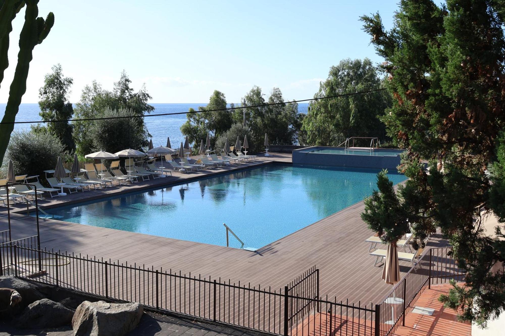 Il Pampaleone Glamping And Resort Acireale Luaran gambar