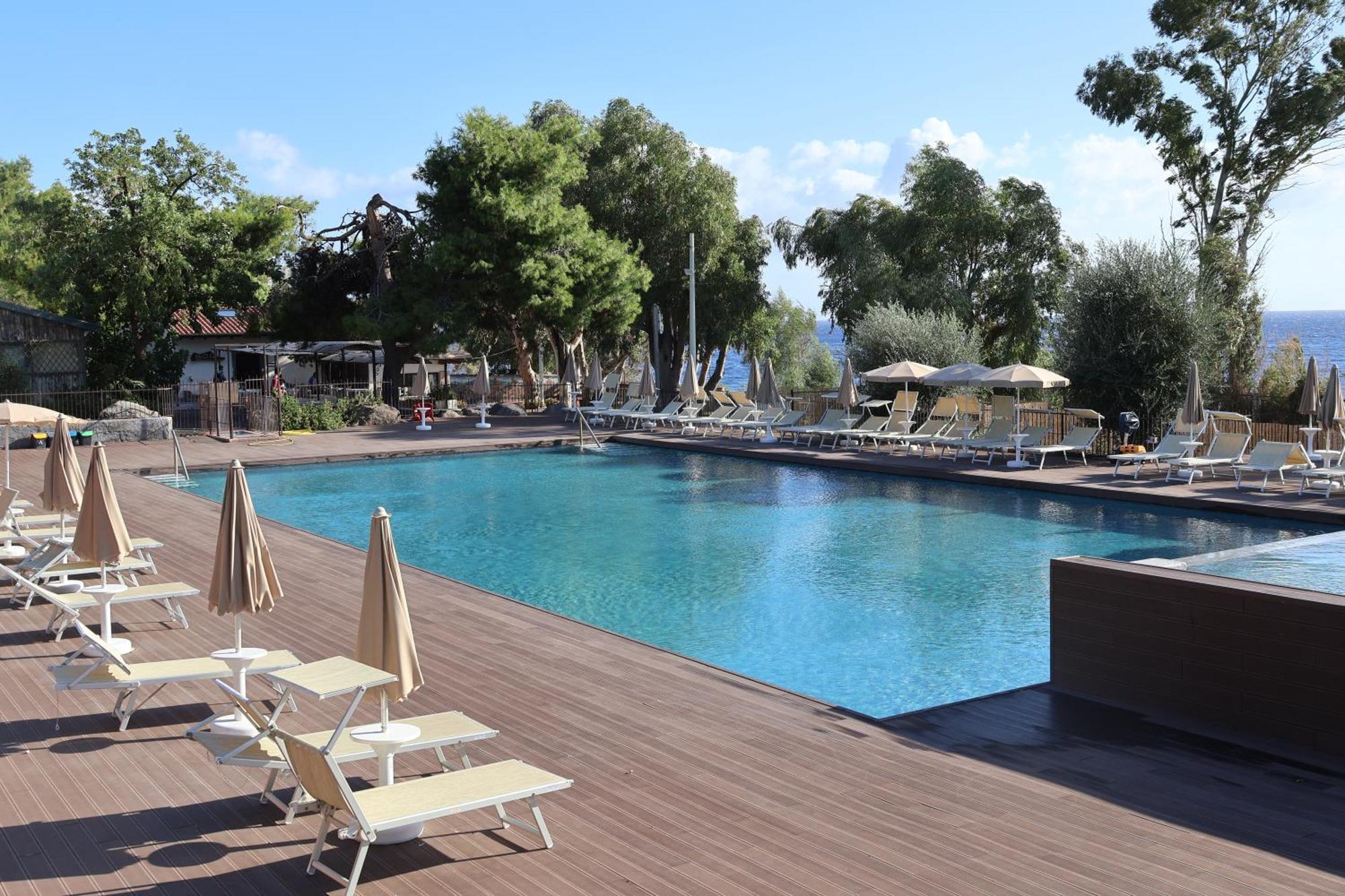 Il Pampaleone Glamping And Resort Acireale Luaran gambar